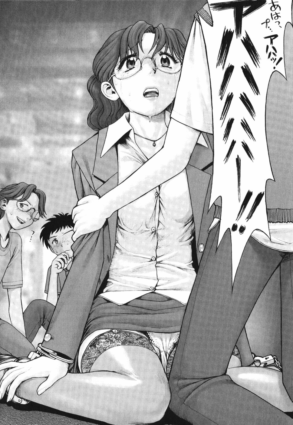 【エロ漫画】教え子たちに監禁されて鬼畜陵辱を受ける女教師。拘束されて反抗できない彼女はローターで乳首とクリをひたすら責められる！【Ranman：Lesson #2】